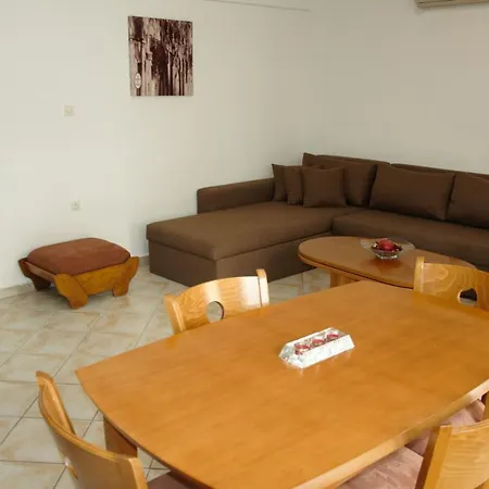 Apartament Mani